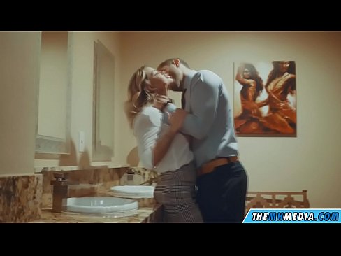 ❤️ Ke hoʻowalewale ʻia ʻoe e kahi blonde busty i kahi lumi hoʻomaha ākea ❤❌ Sex video ma porn haw.dreamlandpassionjourney.ru ️❤